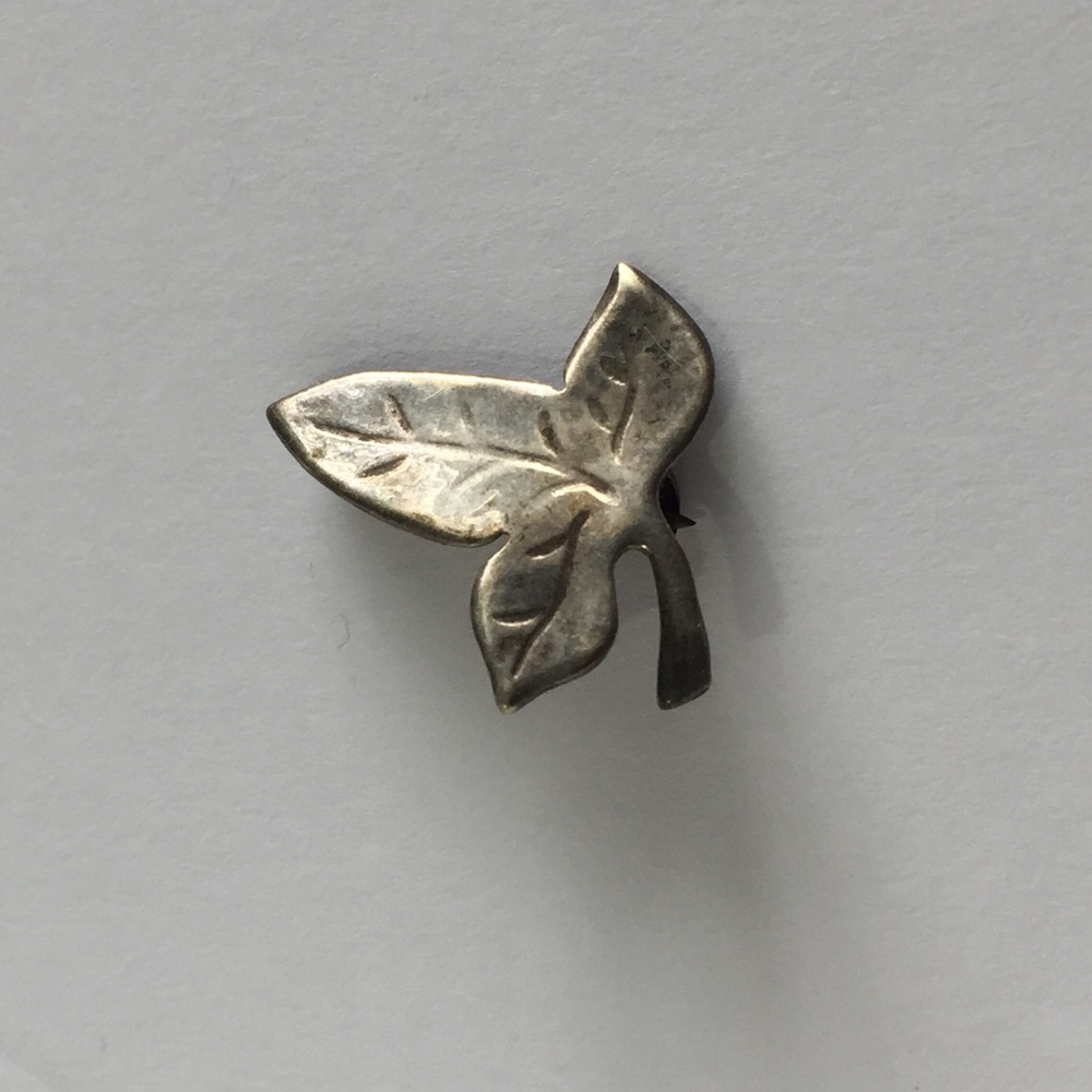 Leaf Shaped Silver Brooch Pin